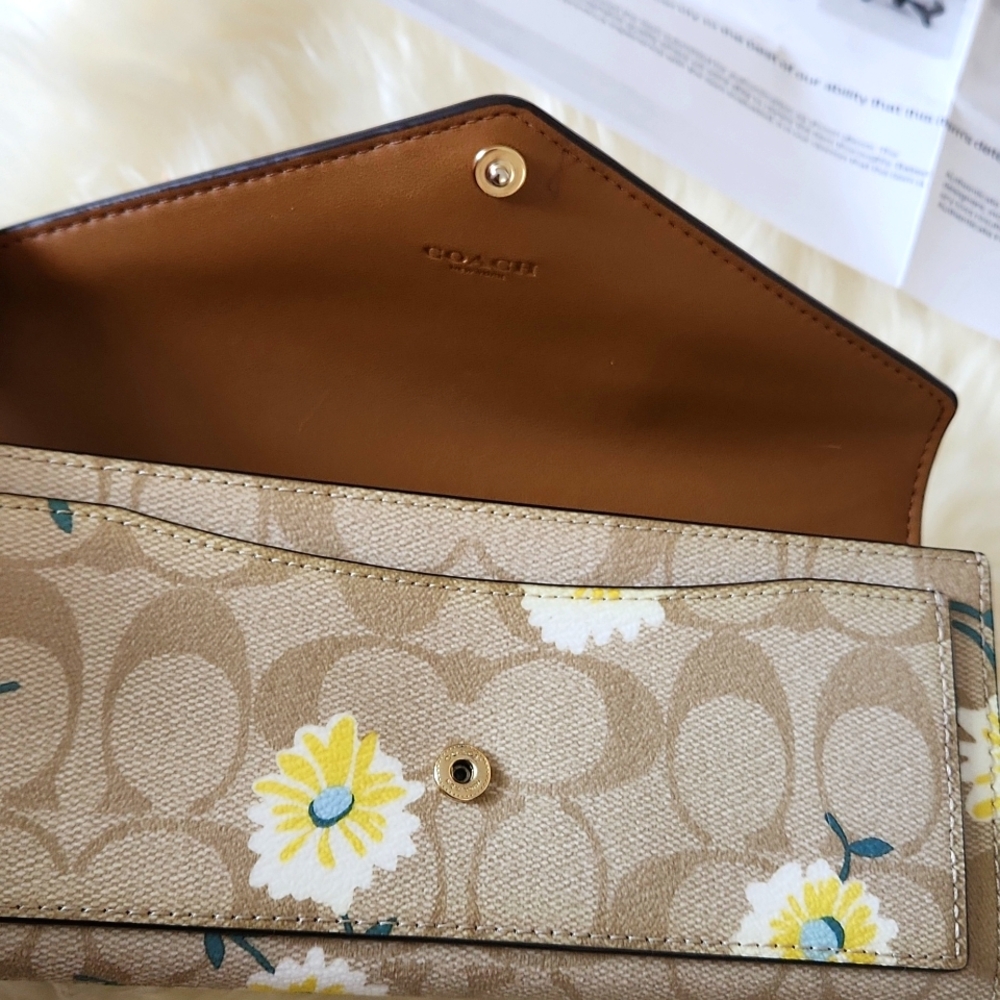 NWOT Coach Daisy Signature Khaki Long Envelope Wallet 🌼🎁 - Picture 7 of 16